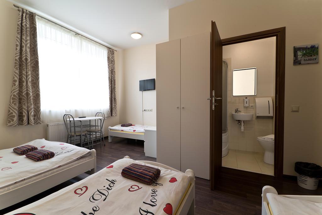 Happy Hotel Riga Esterno foto
