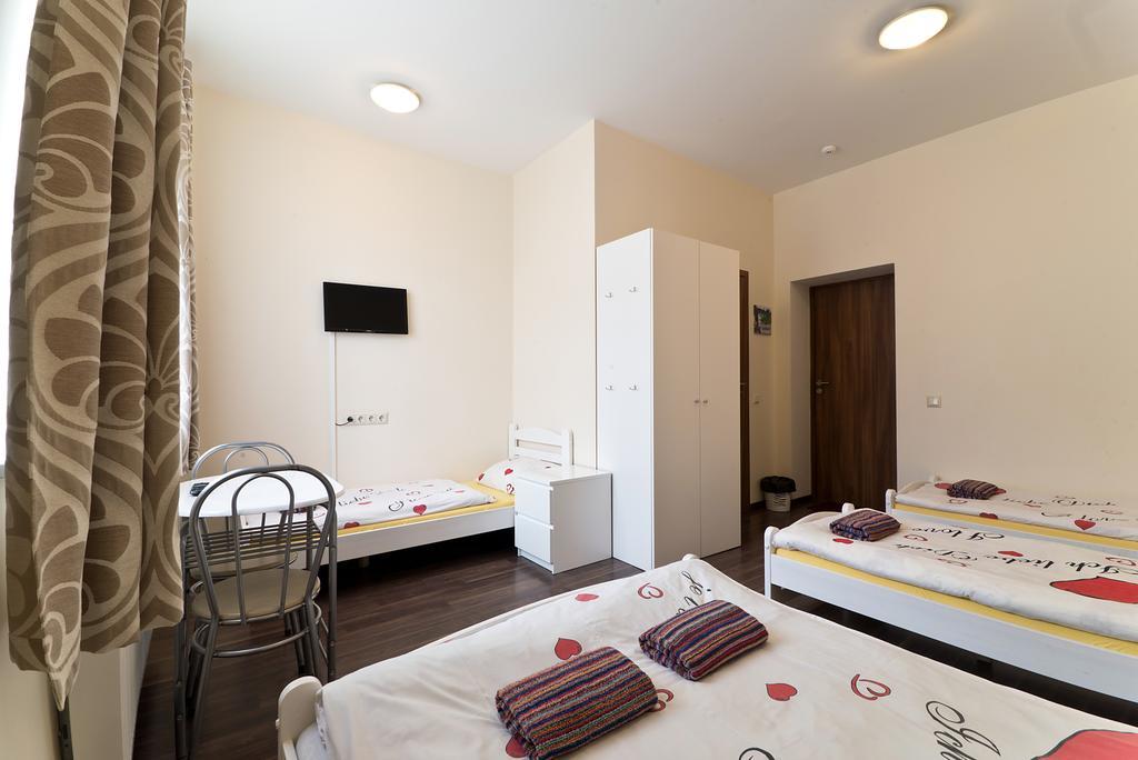 Happy Hotel Riga Esterno foto