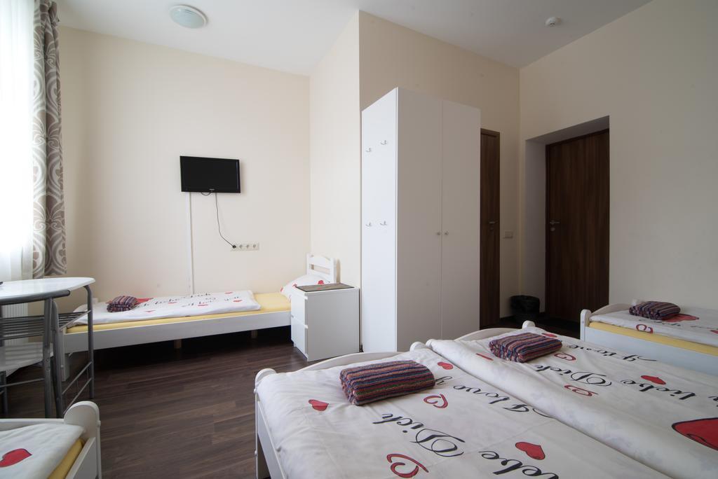 Happy Hotel Riga Esterno foto
