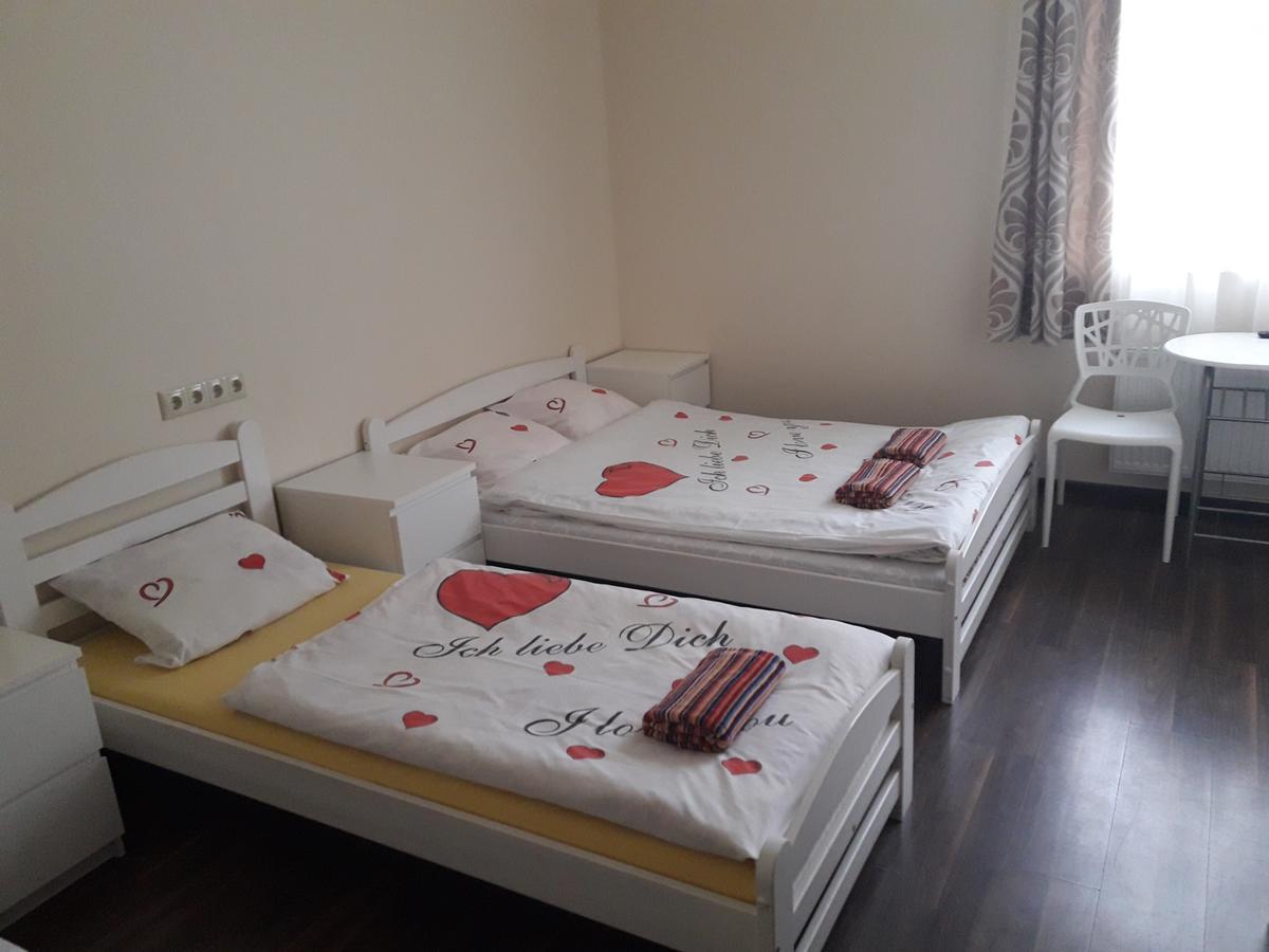 Happy Hotel Riga Esterno foto